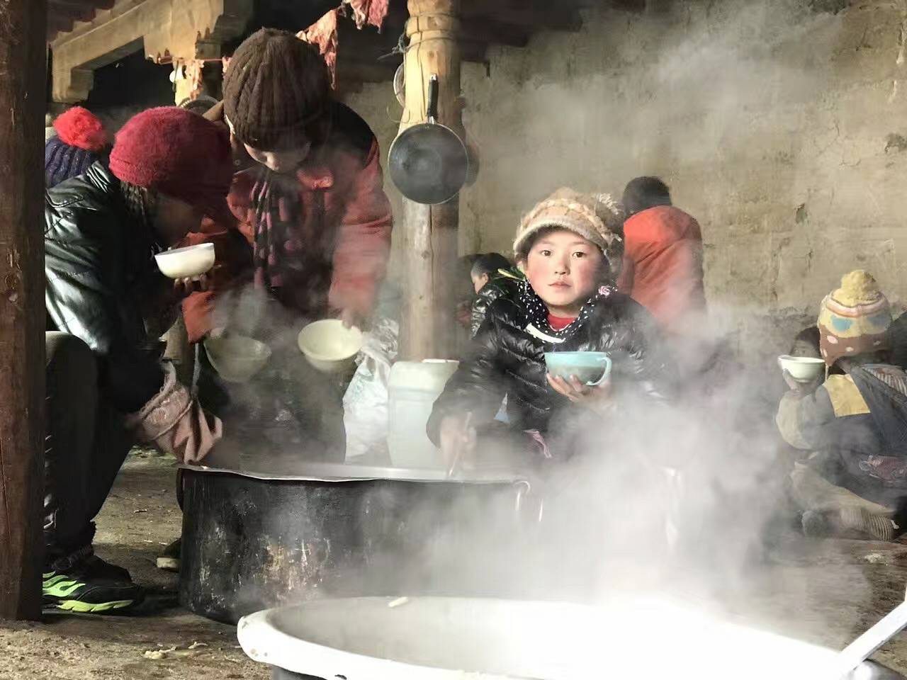 开云手机在线登陆入口-开云(中国)公益回顾丨家国同欢月同圆 温暖满载甘孜州(图10)